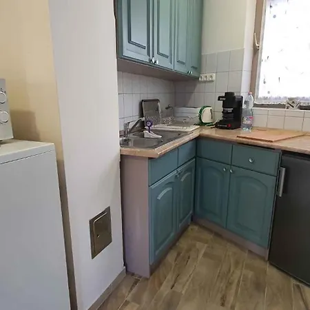 Nyaraló In 35629 Balatonmáriafürdő