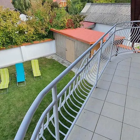 In 35629 * Balatonmariafurdo