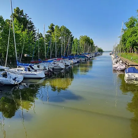 In 35629 Balatonmáriafürdő