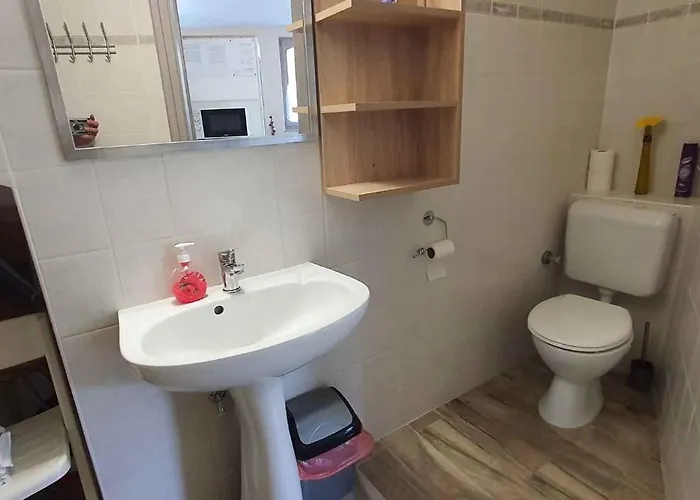 Hébergement de vacances In 35629 *