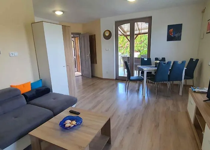 In 35629 * Balatonmáriafürdő