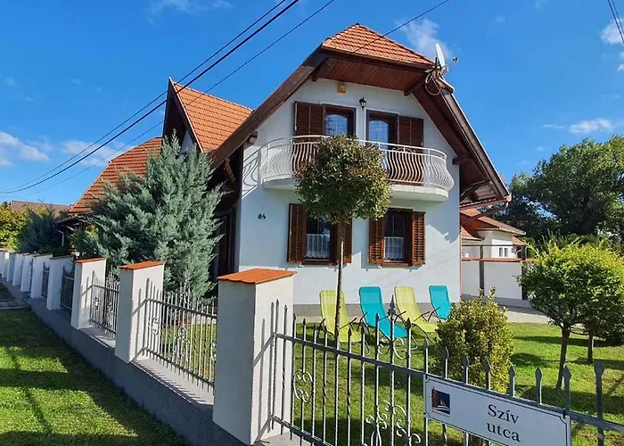 Hébergement de vacances In 35629 *