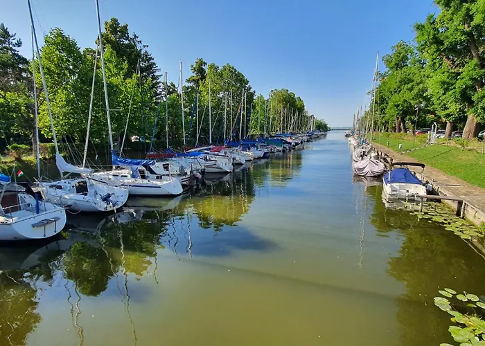 In 35629 Balatonmáriafürdő